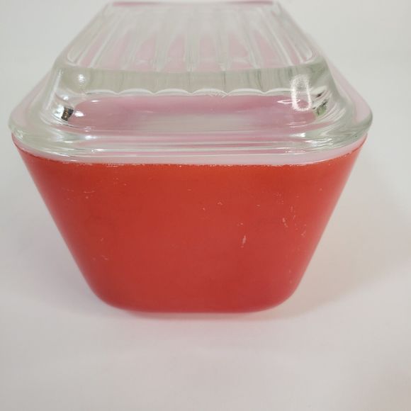 Vtg Pyrex Red Refrigerator Dish Round Backstamp Ribbed Lid 0 501 Glossy 1.5 cup - Picture 4 of 7
